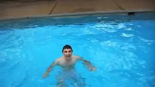 Прыжок в басеин)))