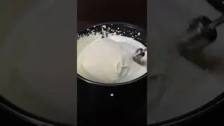 Готовим тирамису 😋 (рецепт в комментах) 