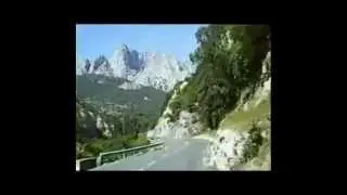 A toda leche por el desfiladero de La Hermida
