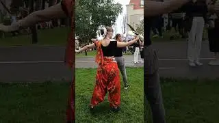 Работа с оружием на Дне Индии В Москве