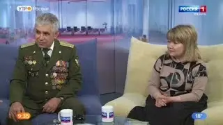 Руководитель группы Крылатая пехота РВВДКУ Юлия Бударина и ветеран ВДВ А.П.Филатов. ГТРК Ока Рязань