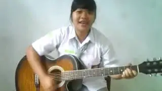 Cewek gendut jago main gitar...