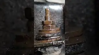 Upgrading the Steering Damper on the Land Rover Defender #defender #landrover # #landroverdefender