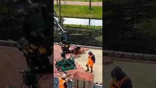 Fantastic!  Quick build a nice street. (Timelapse record)