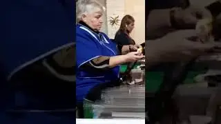 на фабрике ёлочных игрушек 😅