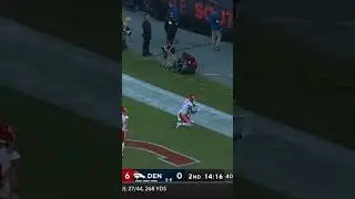 Mahomes No Look Shovel Pass 👀