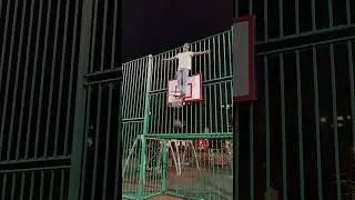 Бог баскетбола помогает Денису