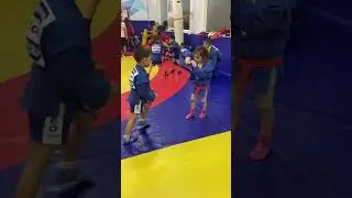 Брат и сестра. Девочки мы такие😂