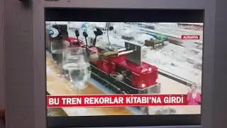 Bu tren bardakları kullanarak bi melodi oluşturdu.