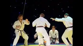 Один против двоих, полный контакт, без защитных приспособлений - Ниайтэ Кумитэ