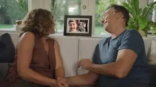PhotoShare WiFi Smart Digital Picture Frame - The Big Game Commercial