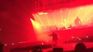 Travis Scott Falls off the stage in autotune *10 Mins*