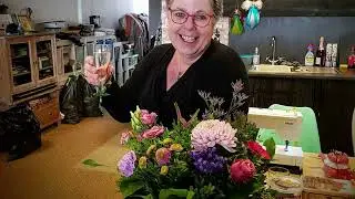 Ton Wennekers in gesprek met Rian Liefhebber van de ontmoetingswinkel
