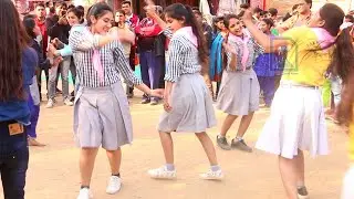 Haryanvi folk dance performance by School Girls at Surajkund mela