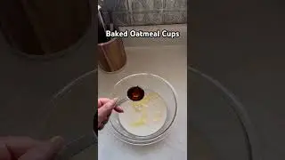 Easy recipe for baked oatmeal cups #bakedoatmeal #easybreakfastrecipe