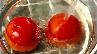 The Best Way To Cook Tomato Is To Soak It In Boiling Water