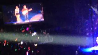 Taylor Swift Red Tour - London O2 - 01/02/14 - Legohouse (Ed Sheeran)