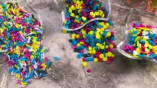 what an easy way!! with just icing sugar and water and gel colors with glucose! make DIY sprinkles!!