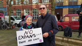 Bristolians sing in protest against the expansion of Bristol Airport 8th November 2022