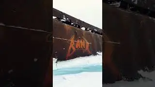 Старичок Sun Eagle всё ещё на плаву. В 1977-м сухогруз выбросило штормом недалеко от Углегорска ⚓