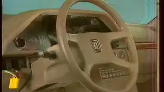 Peugeot 605, dépose du compteur et des équipements de colonne de direction