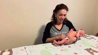Maria Teresa Ferrer Dr in Physical Therapy. How to take care of a newborn when bathing