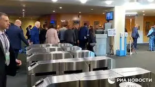 Байден уже весь желтый и еле ходит