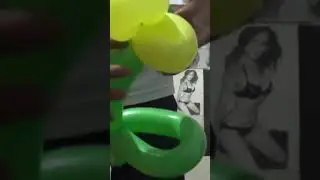 🎈🌸 Short: Cómo Hacer una Flor con Globos Largos