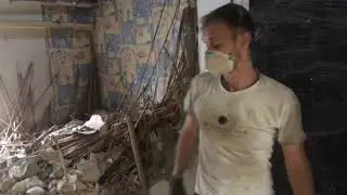Я не говорила вам ламать наш любимый дом.