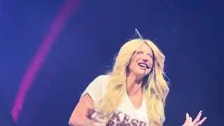 KESHA PRAYING TITS OUT TOUR NYC 7.23.25