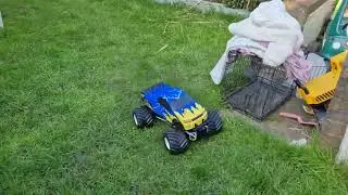 Brushless tamiya txt-1 four wheel steering test.