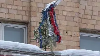 Новогодняя ёлочка на крыше