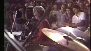 ΛΥΚΑΒΗΤΤΟΣ  1982 ... ΣΥΝΕΧΕΙΑ