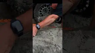 Setting up an easy sand recovery using air jack and actiontrax #tractionboards #sandrecovery #sand