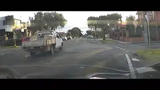Is this how a give way sign is used? Captured on Viofo A229 3x camera Dashcam.