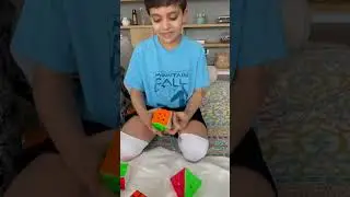 Selim 2x2 ve 3x3 rubik küp zeka küpü ve Pyraminx zeka küplerini kıyaslıyor 