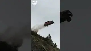 Uçan ZWOLF😂 bir anlık gaz ile göklerde süzülüyor! Ee her uçuşun bir düşüşü vardır! 🛫🛬 