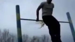 Ржач.....Пёрнул и обосрался ....