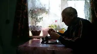 Приклеиваем видеорегистратор к стойке с присоской