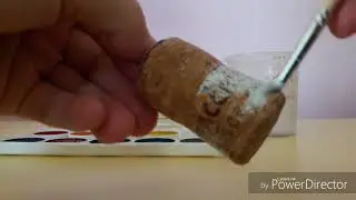 Как сделать брелок из пробки .