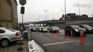 Истерика у спешунов и поворотунов: столбики мешают нарушать