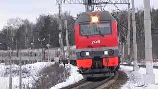 Между поездами! Встреча ЭП2К-354 с пассажирским и 2ТЭ25КМ-0433 с грузовым