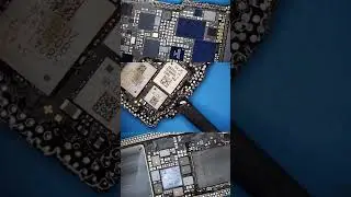 Подготовка нижней платы IPhone 12 Pro к пайке.