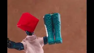 Diah gets some new boots (stop motion)