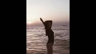 Alina Boz sahilde fotoğraf çekiminde 
