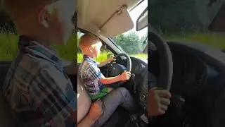 Паша за рулем 😱