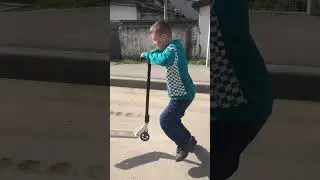 Позёр на самокате  даже вип не мог  