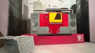 Fans Toys Recorder Blaster playing his jam 052123