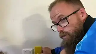 Remove a Deta face plate from a wall socket/outlet