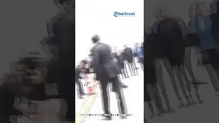 Momen Hangat Paus Fransiskus Sapa Petugas di Bandara Sebelum Tinggalkan Indonesia